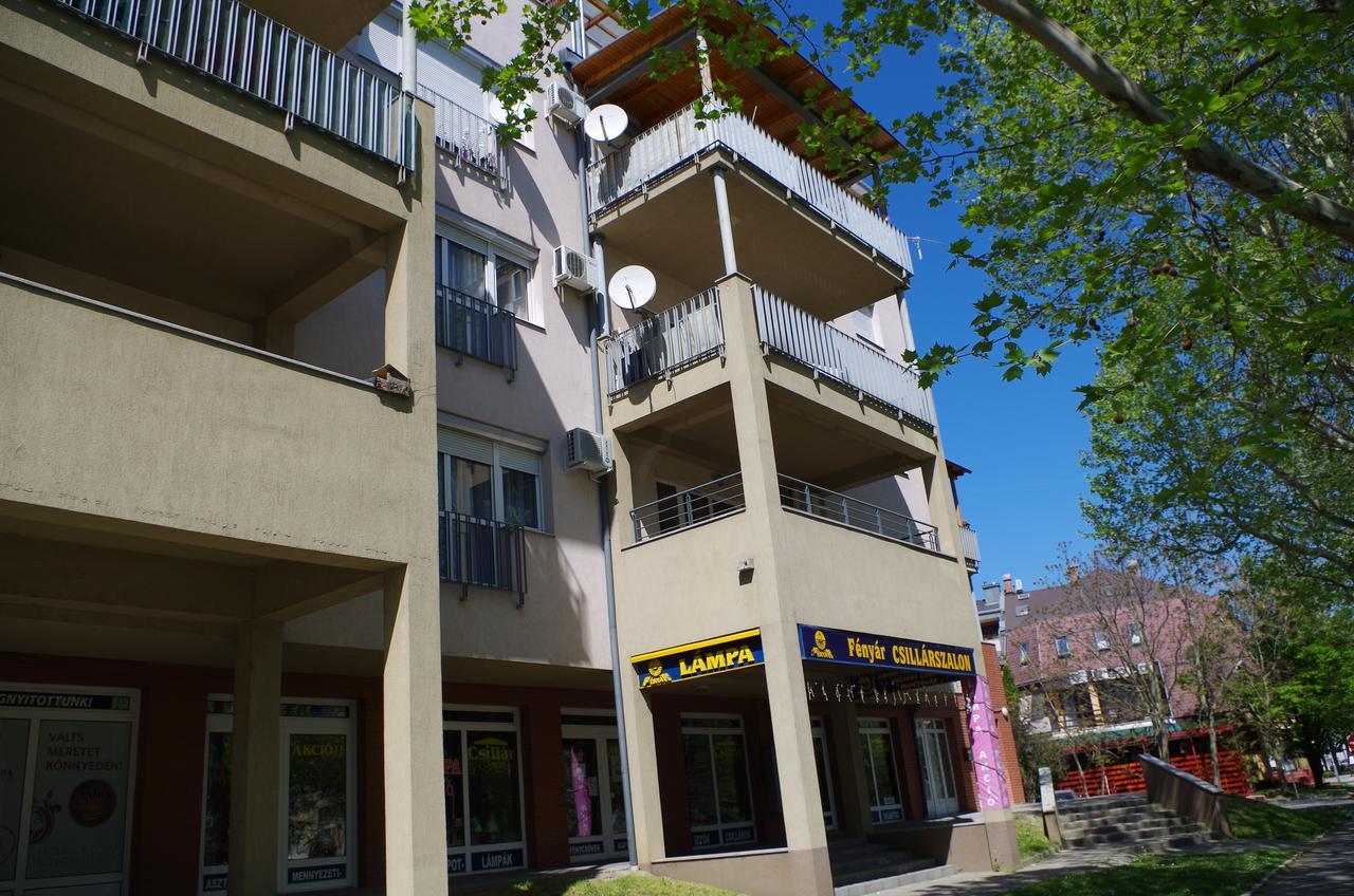 Aquamarin Studio Apartman Siófok Extérieur photo